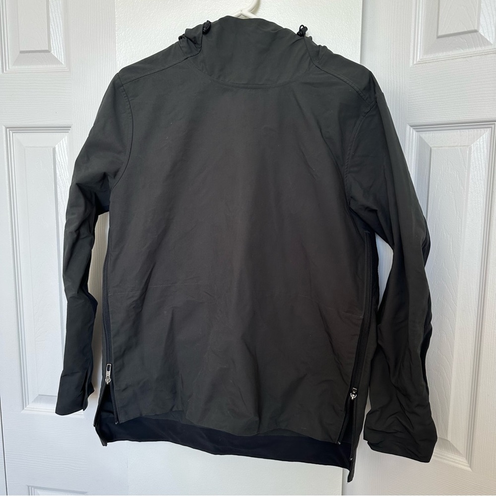 Lululemon anorak size medium